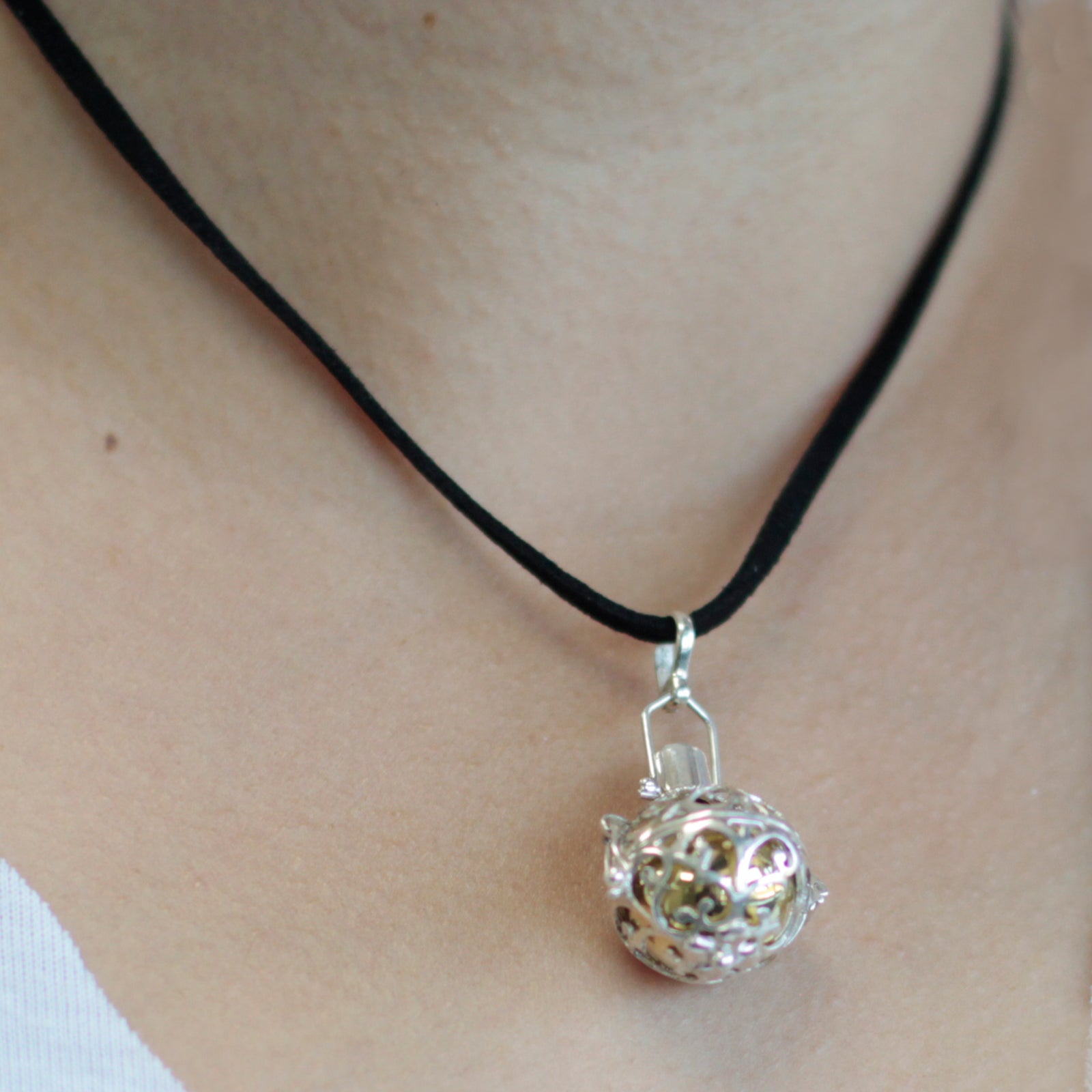 Silverängelklocka – 18 mm • Handgjord nattdesign i 925 silver