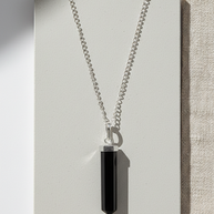 Halsband med svart agat – äkta kristallspets