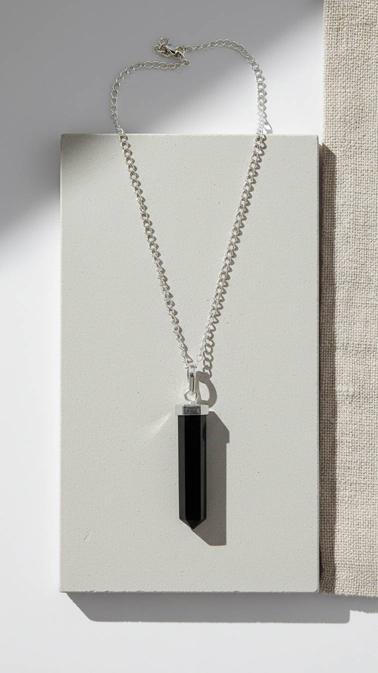 Halsband med svart agat – äkta kristallspets