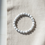 Armband med vit jaspis