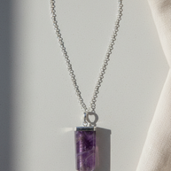Halsband med ametist – platt kristallspets