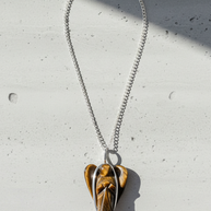 Halsband med tigeröga – ängelhänge