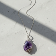 Halsband med ametist – swirltråd