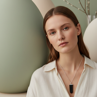 Halsband med svart agat – platt kristallspets
